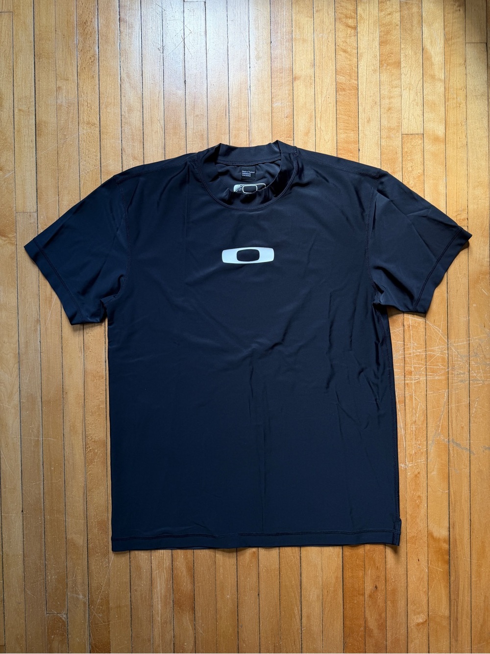 Vintage Y2K Oakley Performance Short Sleeve Active Surf Black Rash Guard Sz. M